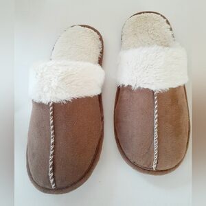 Ladies Tan Memory Foam Slippers Size L